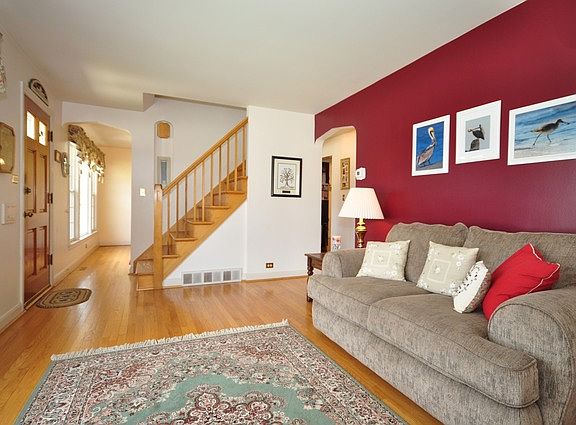 3rd image of 7519 W Ardmore Ave