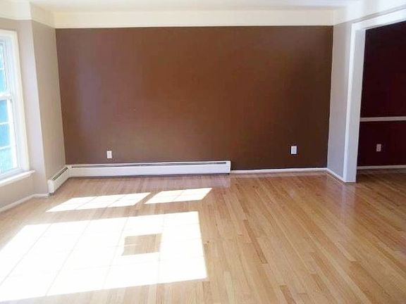 5th image of 21330 Virginia Dr