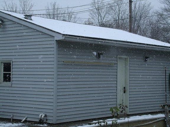 5th image of 2129 Mather Ave
