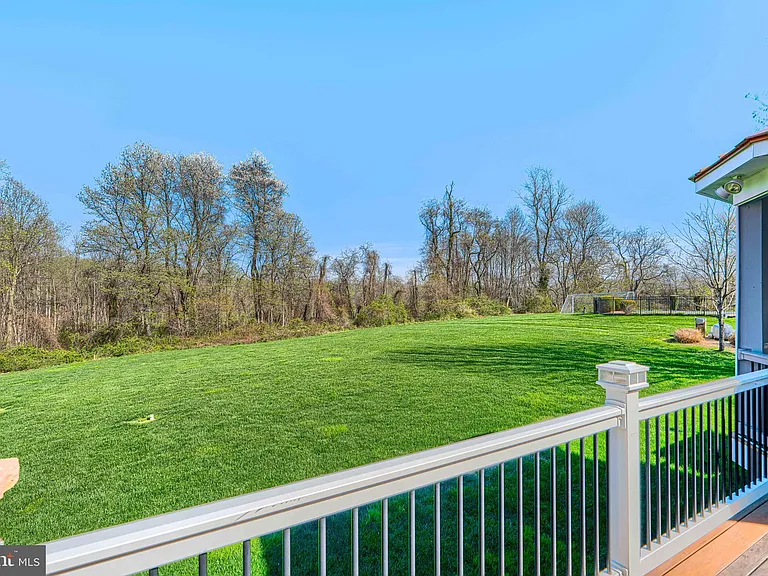 1319 Martin Meadows Dr — Photo 113