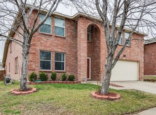 8416 Seven Hills Rd, Arlington, TX 76002