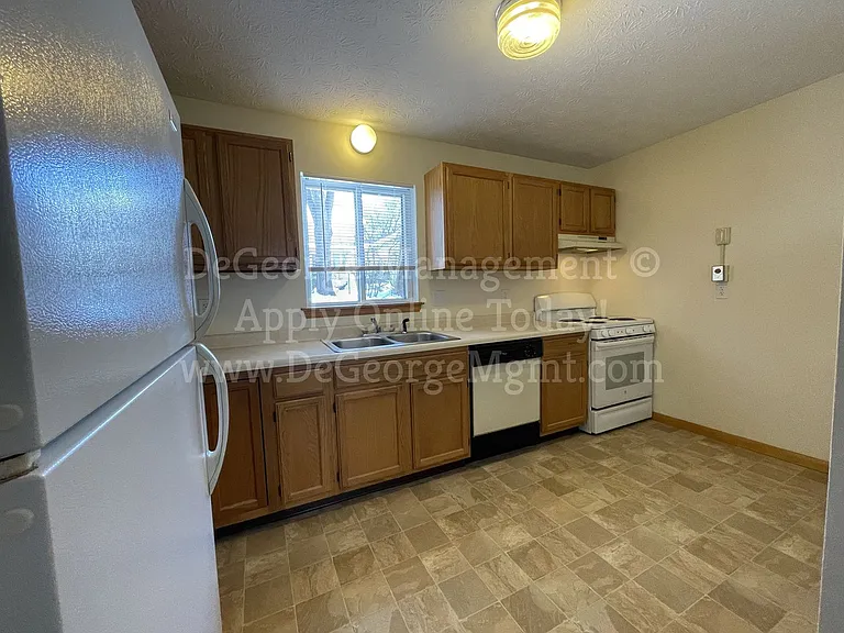 Parkway Apartments — Photo 25