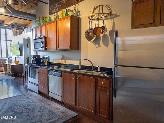 3rd image of 1060 Worlds Fair Park Dr Unit 206
