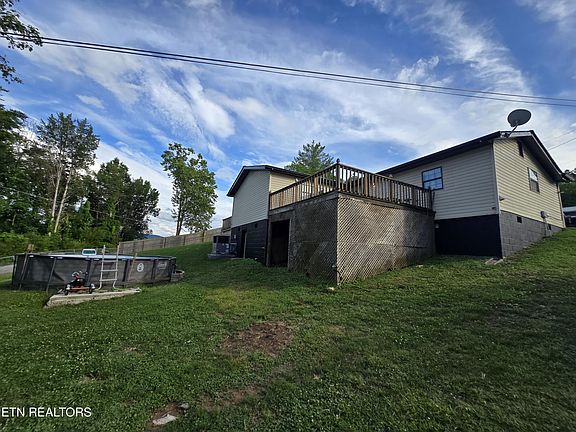 3rd image of 196 Cedar Ln