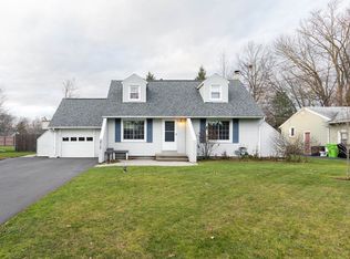 215 Juanita Dr, Liverpool, NY 13090