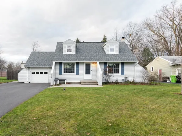 215 Juanita Dr, Liverpool, NY 13090