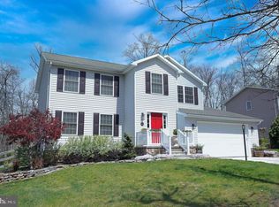 240 Twin Lakes Dr, Gettysburg, PA 17325