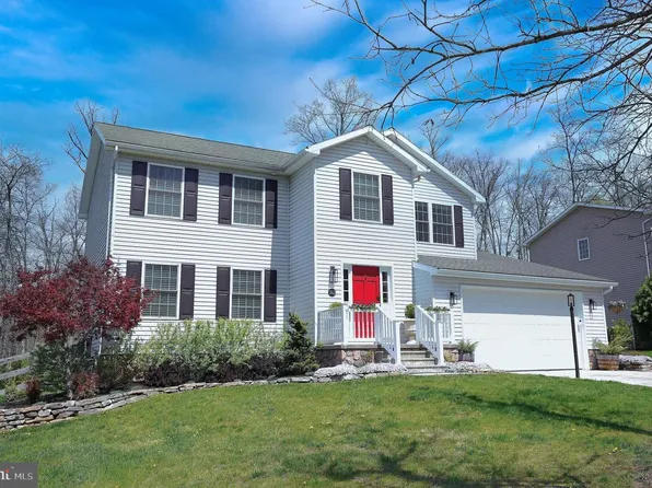 240 Twin Lakes Dr, Gettysburg, PA 17325