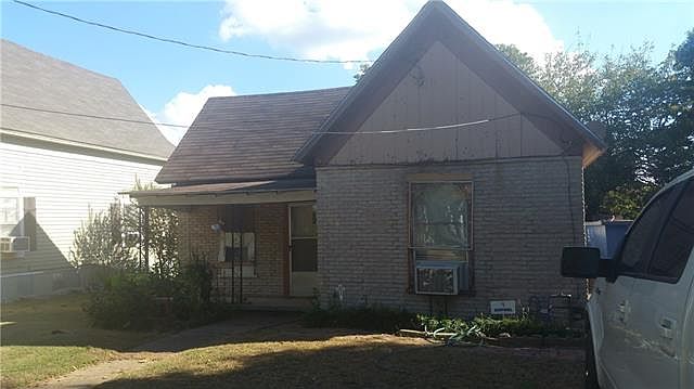 1st image of 406 E Walnut St