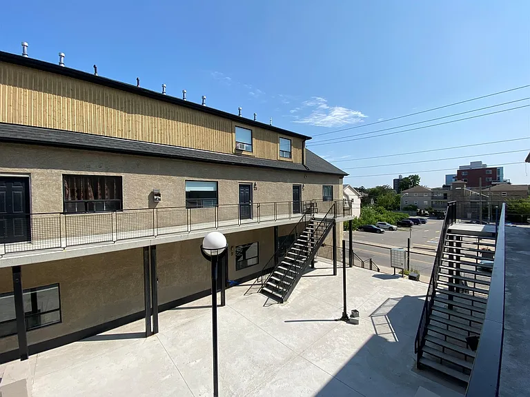 12 Bridgeport Rd E #1-17 — Photo 12