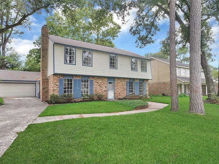 18035 Rolling Creek Dr — Photo 2