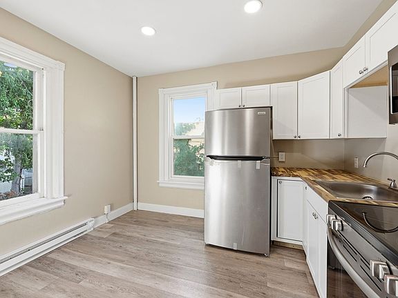 4th image of 26 W North St APT 2