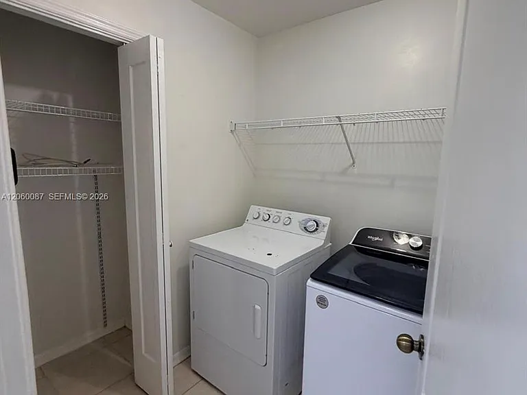 507 Peerless Cir — Photo 5