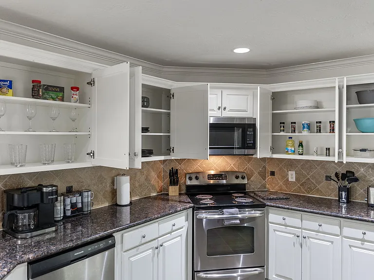 14807 Fairway Square Dr — Photo 43