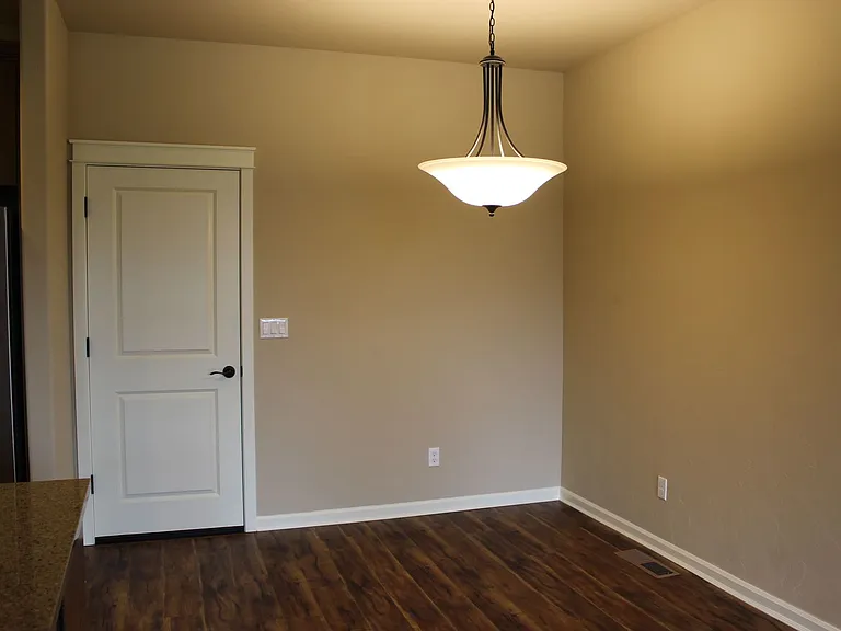 3195 SW 28th St — Photo 10