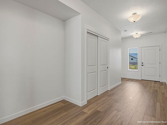 3rd image of 200 Scott Rd