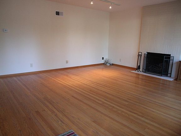 Unfurnished Living Room