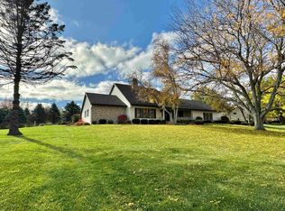 6727 W Wood Ridge Dr, Janesville, WI 53548