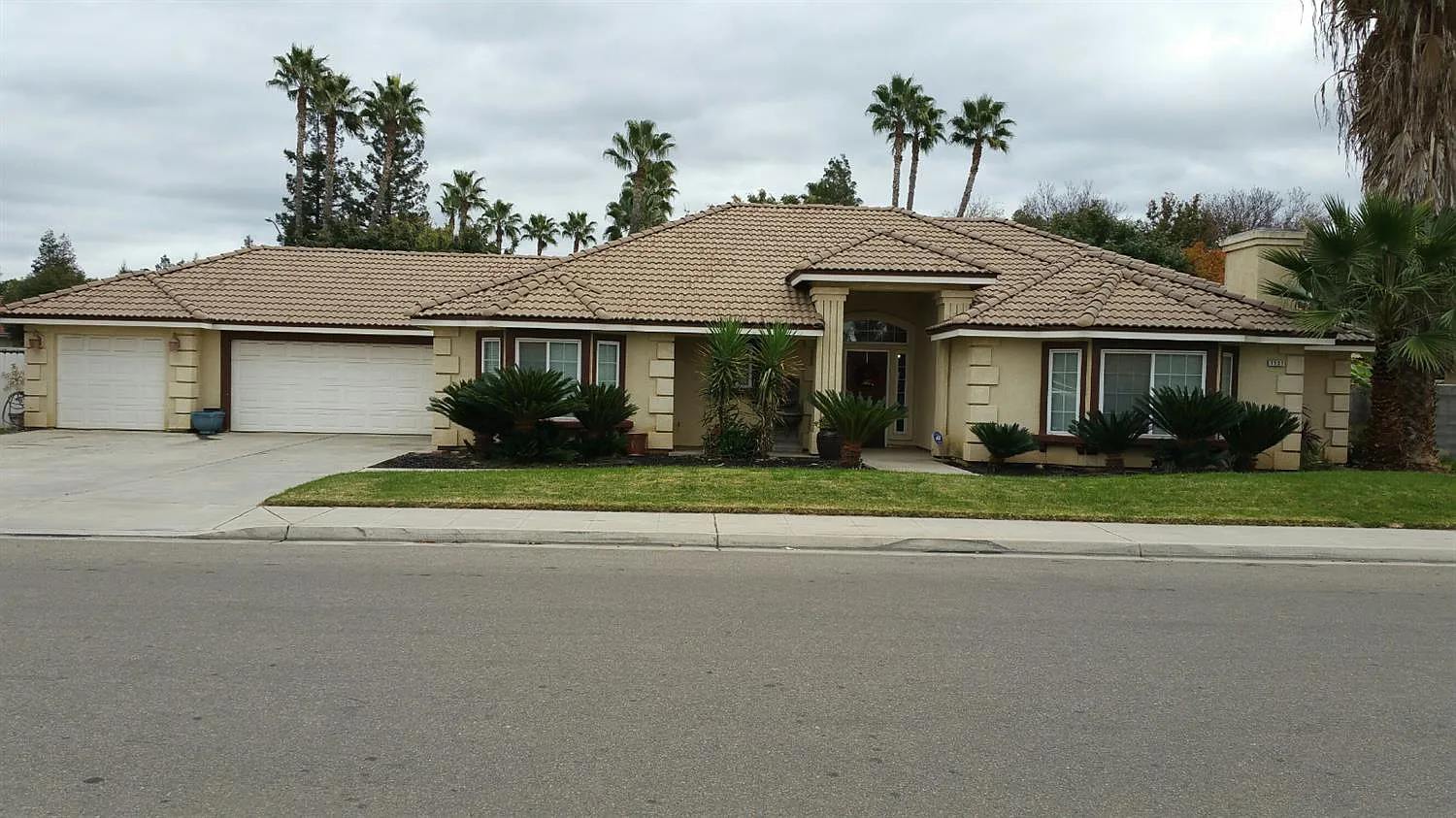 1537 Deborah Ln photo 1