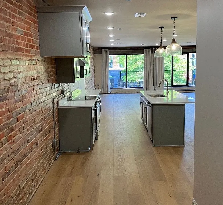 213 W Main St #4