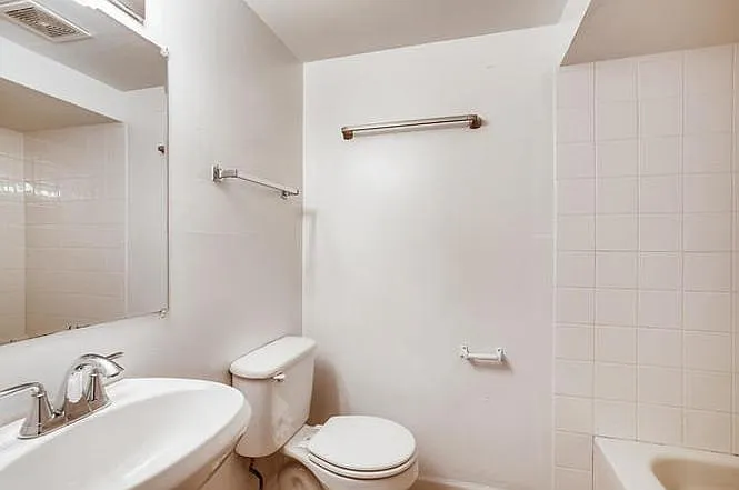5 bed, 2050 sqft, $3,300 — Photo 4
