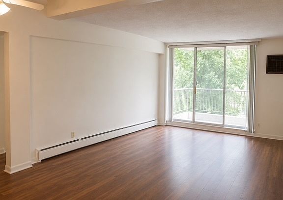 2nd image of 2222 S Stewart Ave APT 1H