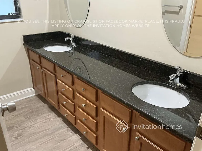 2212 Viscaya Pkwy — Photo 13