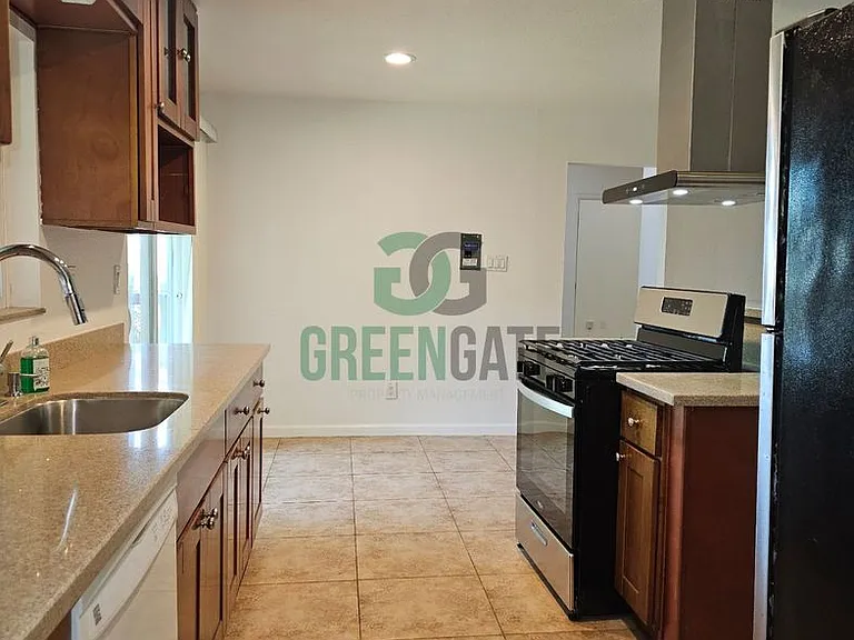 115 E Emerson Ave — Photo 10