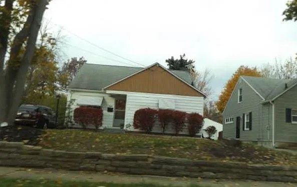 1675 Kingsley Ave photo 1