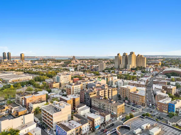 372-74 Summit Avenue image 44 of 46