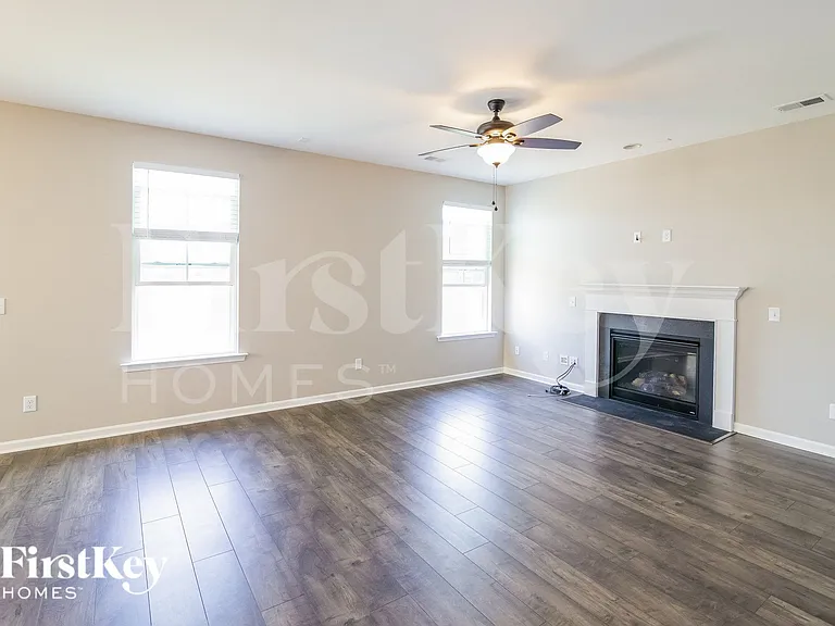 483 Spectrum Rd — Photo 3