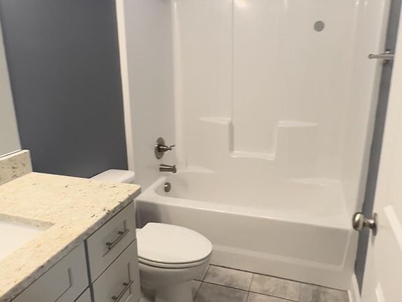 3rd image of 794 Woodmore Ln