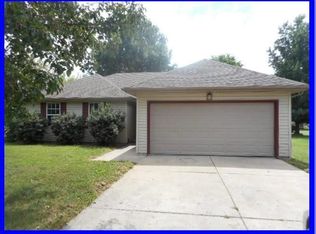 2752 W Cherokee St, Springfield, MO 65807