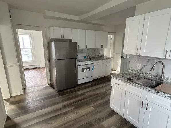 261 W Main St, Amsterdam, NY