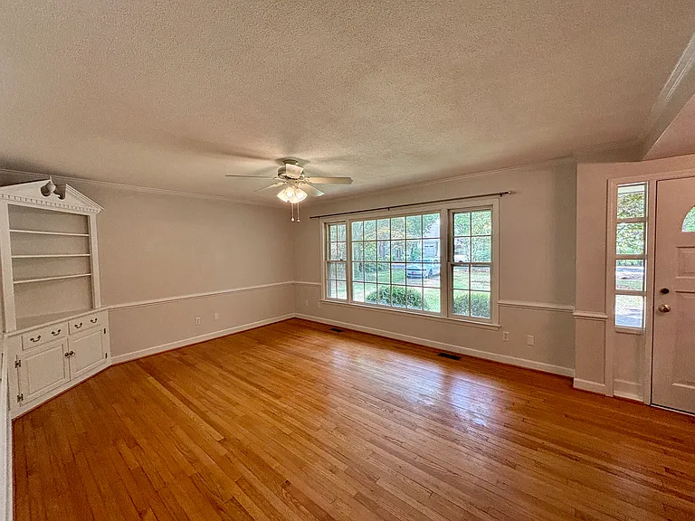 1209 Green Springs Rd — Photo 3