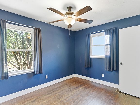 4th image of 900 Kingland Ave