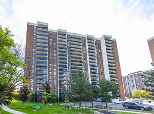 21 Knightsbridge Rd #407, Brampton, ON L6T3Y1