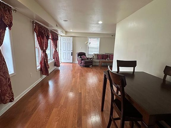 5th image of 6621 Stockton Ln