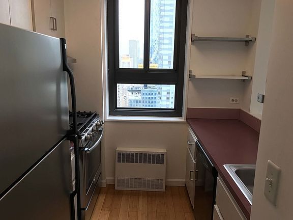 5th image of 347 W 57th St APT 44D