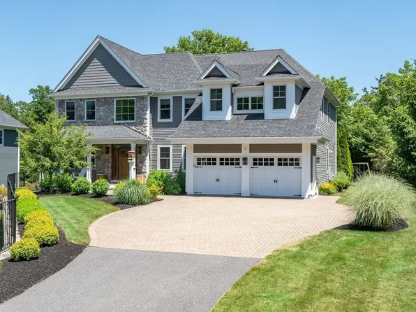 23 Covered Bridge Ln, Wayland, MA 01778