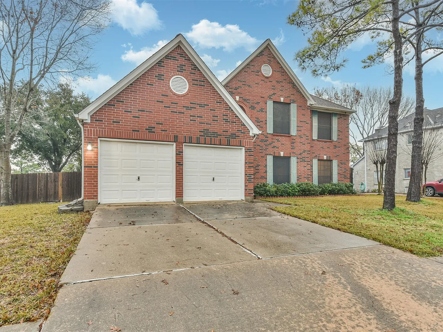 4 bed, 2.5 bath, 2432 sqft, $2,400 — Photo 4