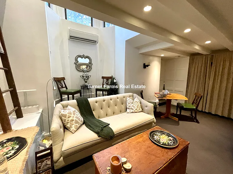113 Beacon St #B — Photo 2