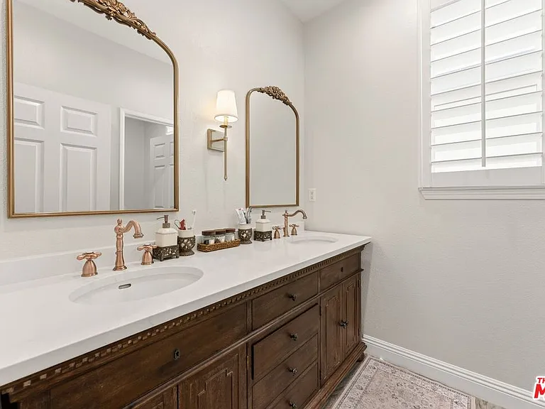 11564 Apulia Ct — Photo 38