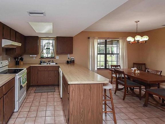2nd image of 11551 Shirley Ln