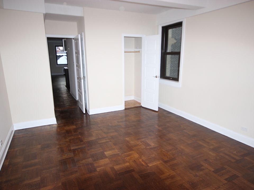 2nd image of 251 W 74th St