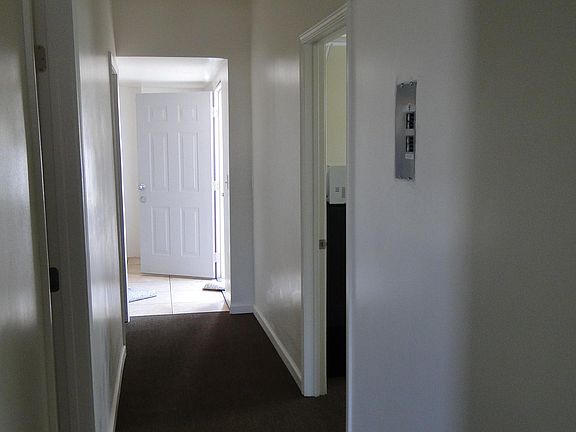 5th image of 3513 Ellison St Room 4