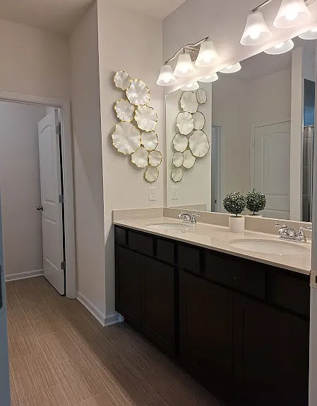 160 Marion Dr — Photo 6