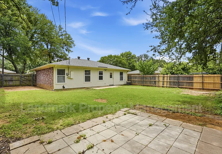 1122 Hidden Creek Dr — Photo 25