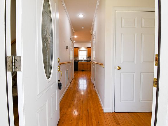 2nd image of 283 Stonehouse Woods Dr