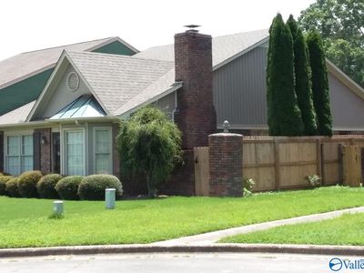 447 Autumnwood Dr SW, Decatur, AL, 35601